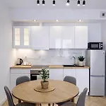 Livermo - Targi Mtp - Jezyce- Air Conditioning - Self Check-in شقة