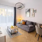 Livermo - Targi Mtp - Jezyce- Air Conditioning - Self Check-in