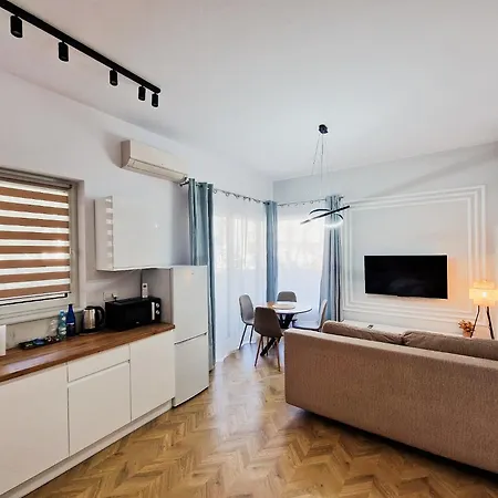 Livermo - Targi Mtp - Jeżyce- Air Conditioning - Self Check-in Poznań