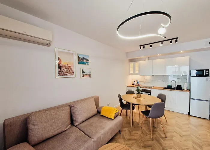 Livermo - Targi Mtp - Jezyce- Air Conditioning - Self Check-in