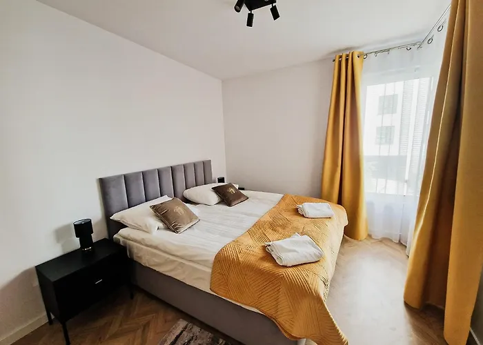 Apartment Livermo - Targi Mtp - Jezyce- Air Conditioning - Self Check-in *