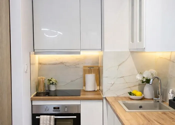 Apartment Livermo - Targi Mtp - Jezyce- Air Conditioning - Self Check-in