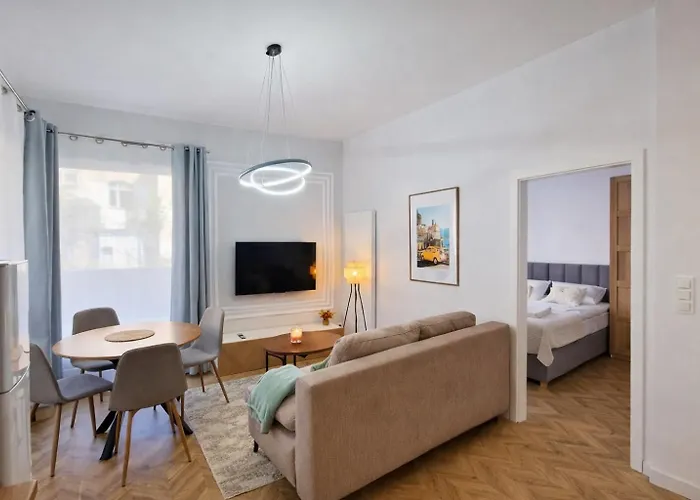 Livermo - Targi Mtp - Jezyce- Air Conditioning - Self Check-in *